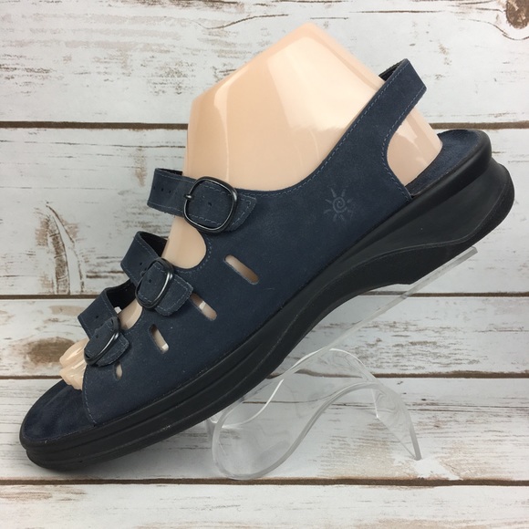 clarks 3 strap sandal